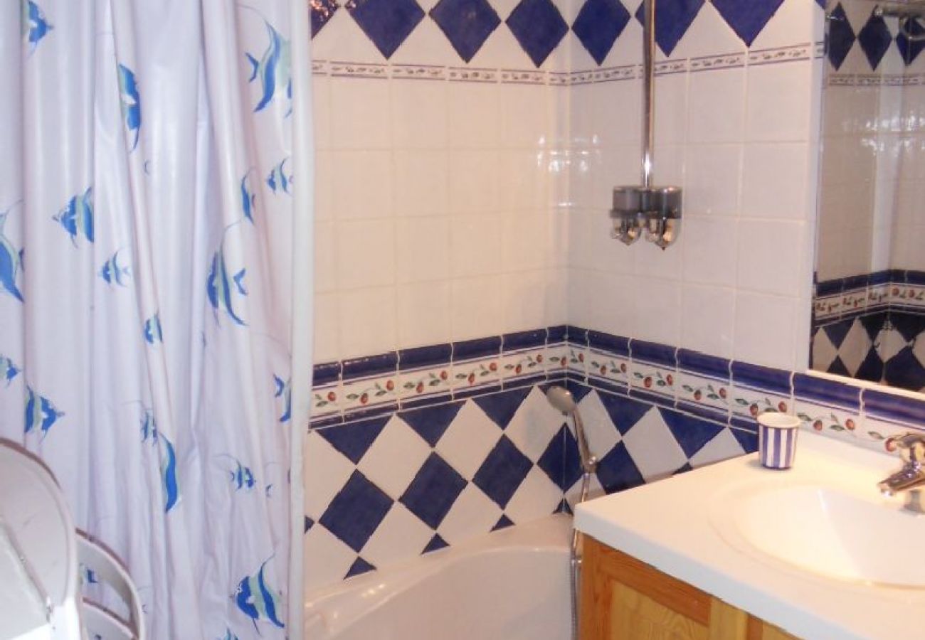 Apartment in Chantemerle - Nice flat for 6 persons with garden and beautiful view on the ski slopes