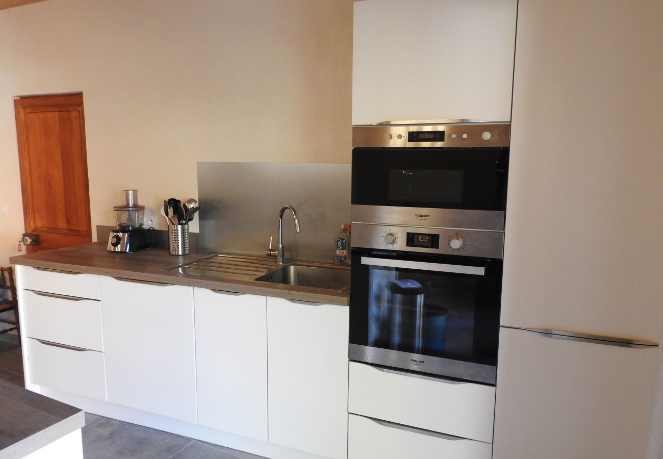 Terraced House in Chantemerle - 200 m FROM SKI SLOPES- HOUSE  FOR 12 PERSONS