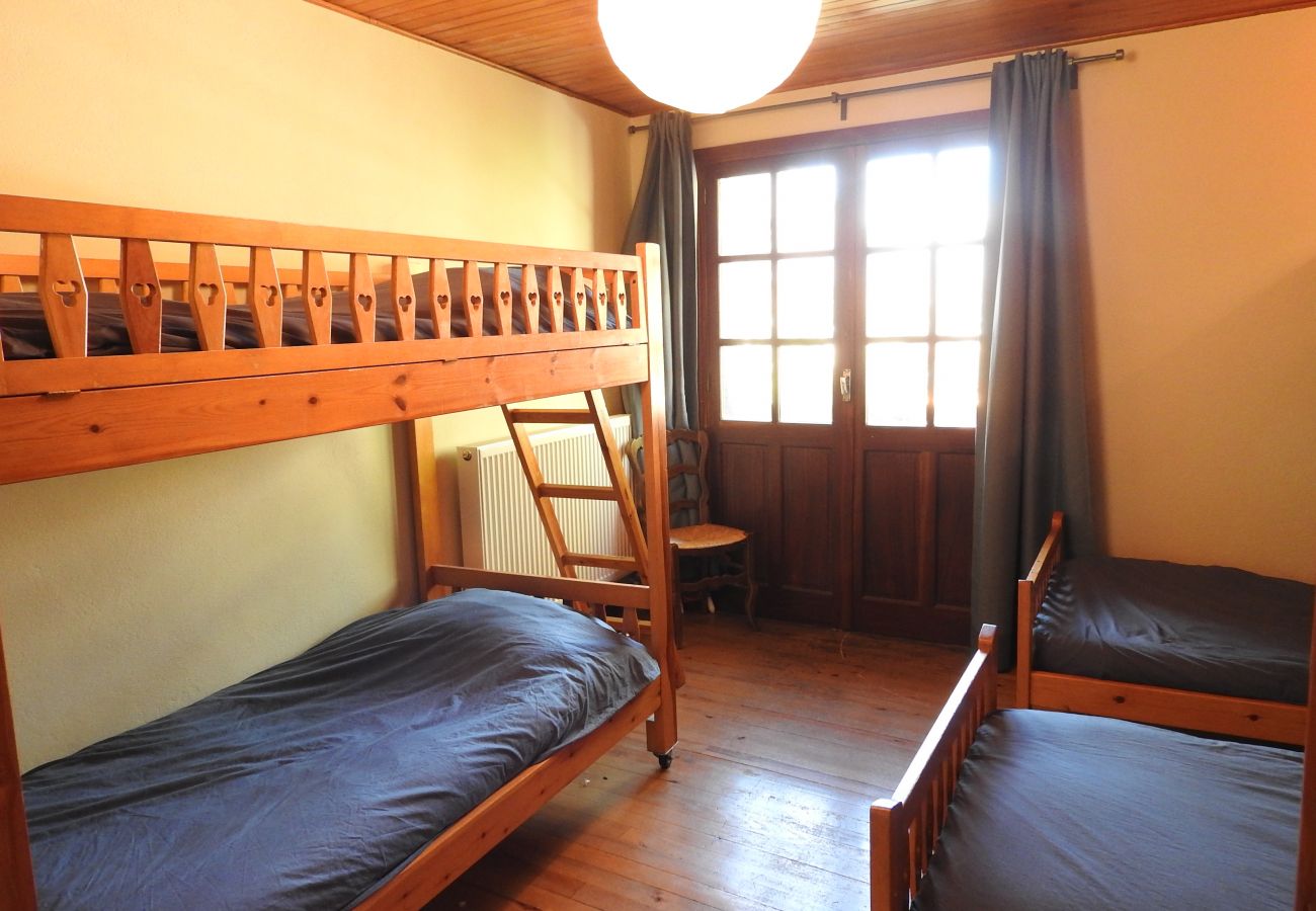 Terraced House in Chantemerle - 200 m FROM SKI SLOPES- HOUSE  FOR 12 PERSONS
