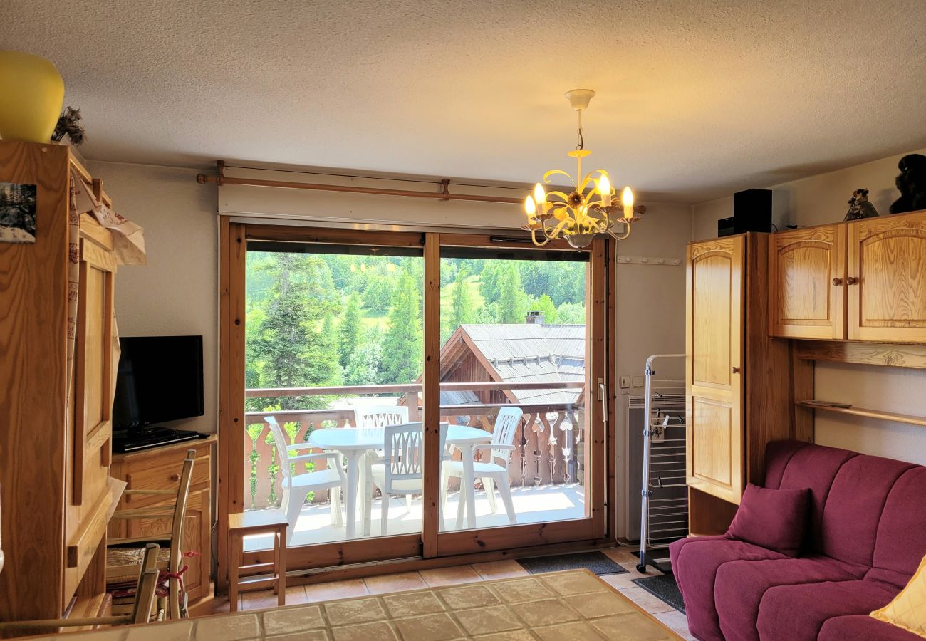 Apartment in Chantemerle - AT THE FEET OF THE SKI SLOPES- FLAT  4 PEOPLE