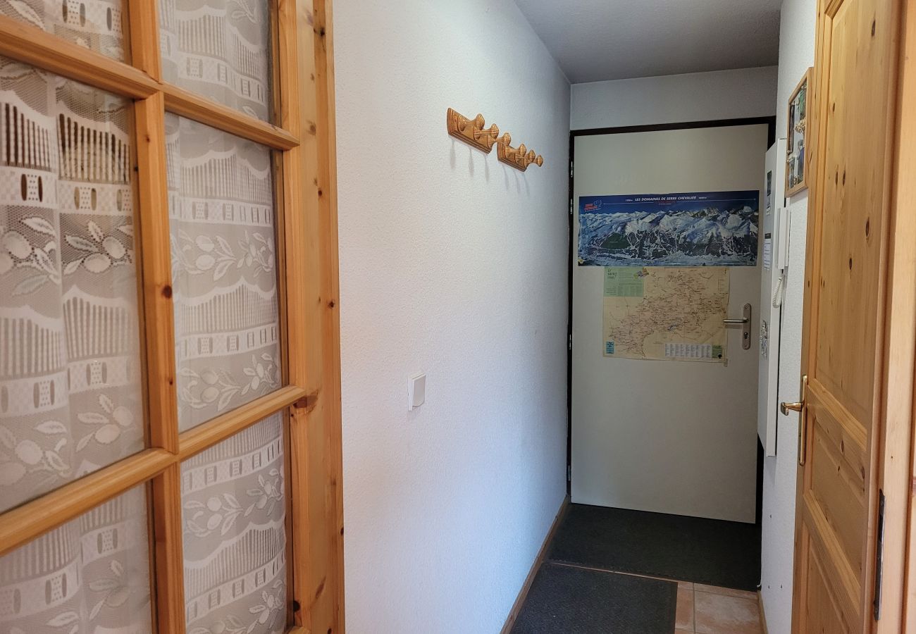 Apartment in Chantemerle - AT THE FEET OF THE SKI SLOPES- FLAT  4 PEOPLE