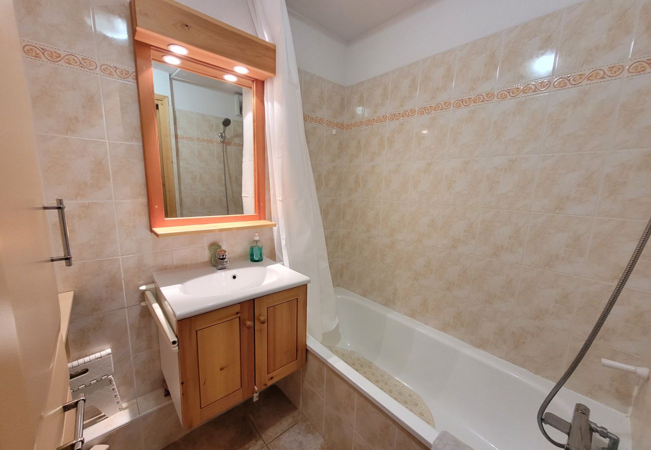 Apartment in Chantemerle - AT THE FEET OF THE SKI SLOPES- FLAT  4 PEOPLE