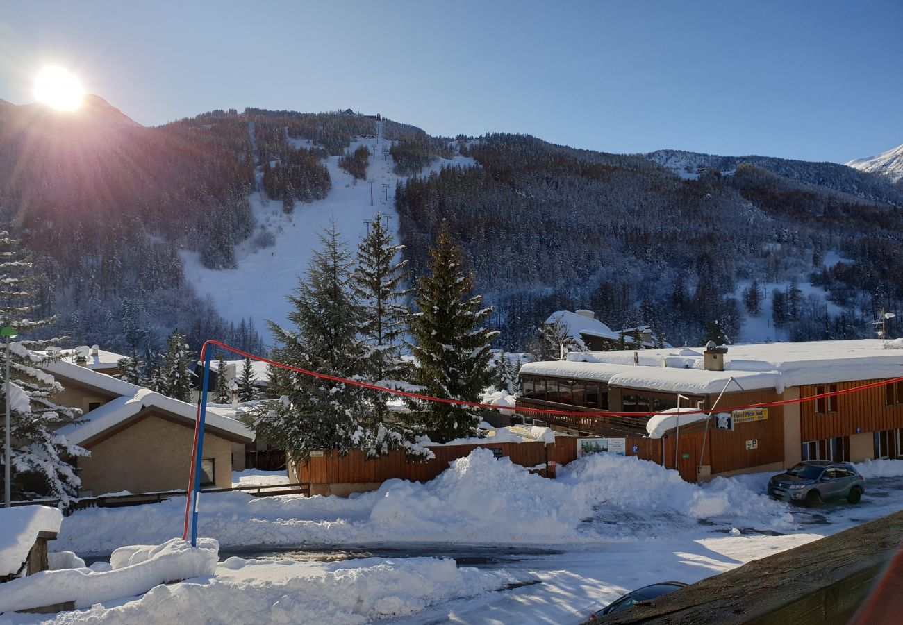 Apartment in Saint-Chaffrey - Studio + Mountain corner - 4/6 people - 250m from the ski slopes