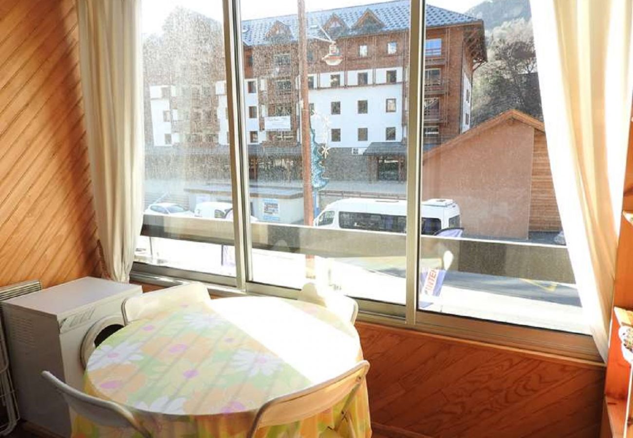 Apartment in Briançon - Large studio + mountain corner at the foot of the slopes - 4 people
