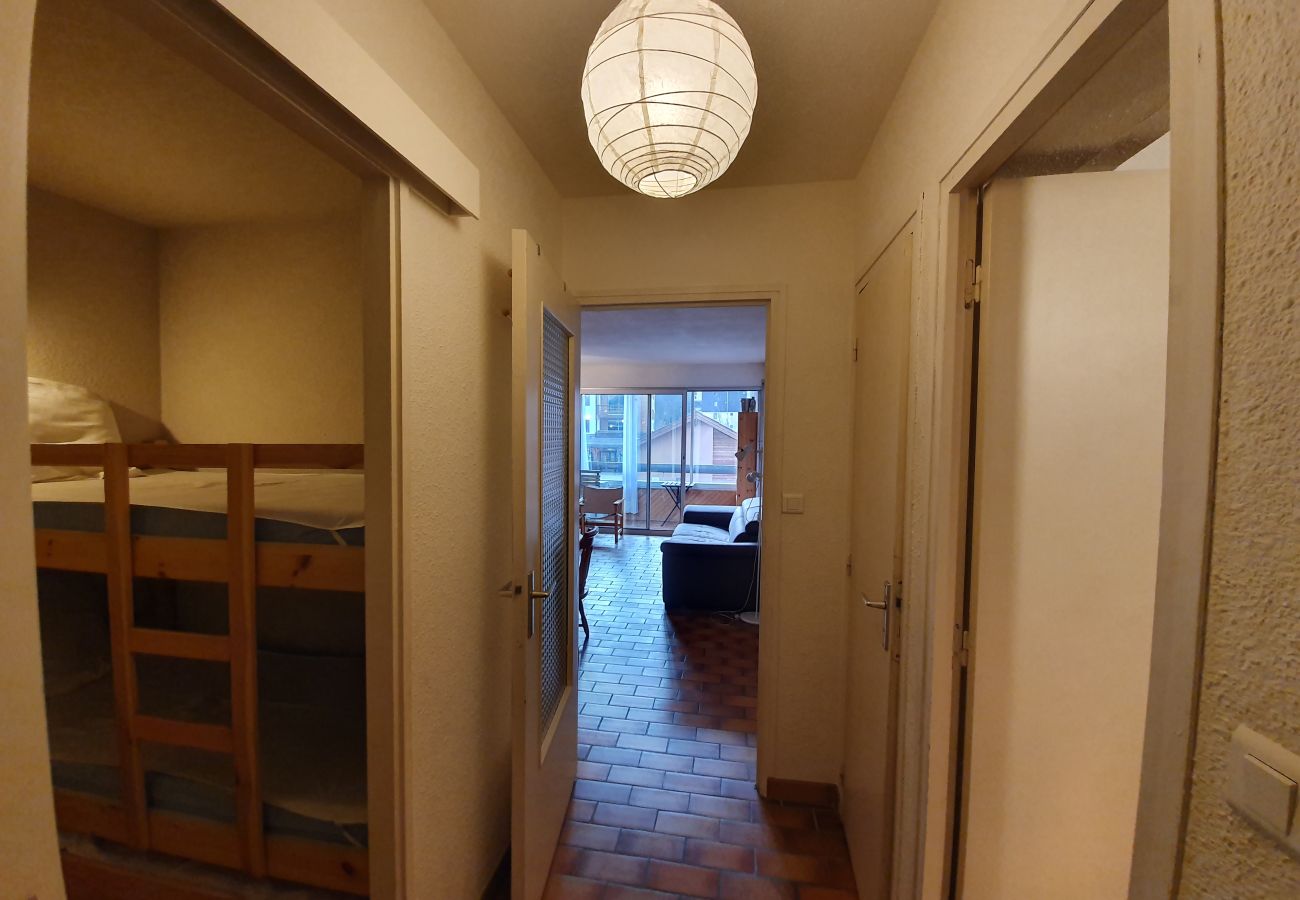 Apartment in Briançon - Large studio + mountain corner at the foot of the slopes - 4 people