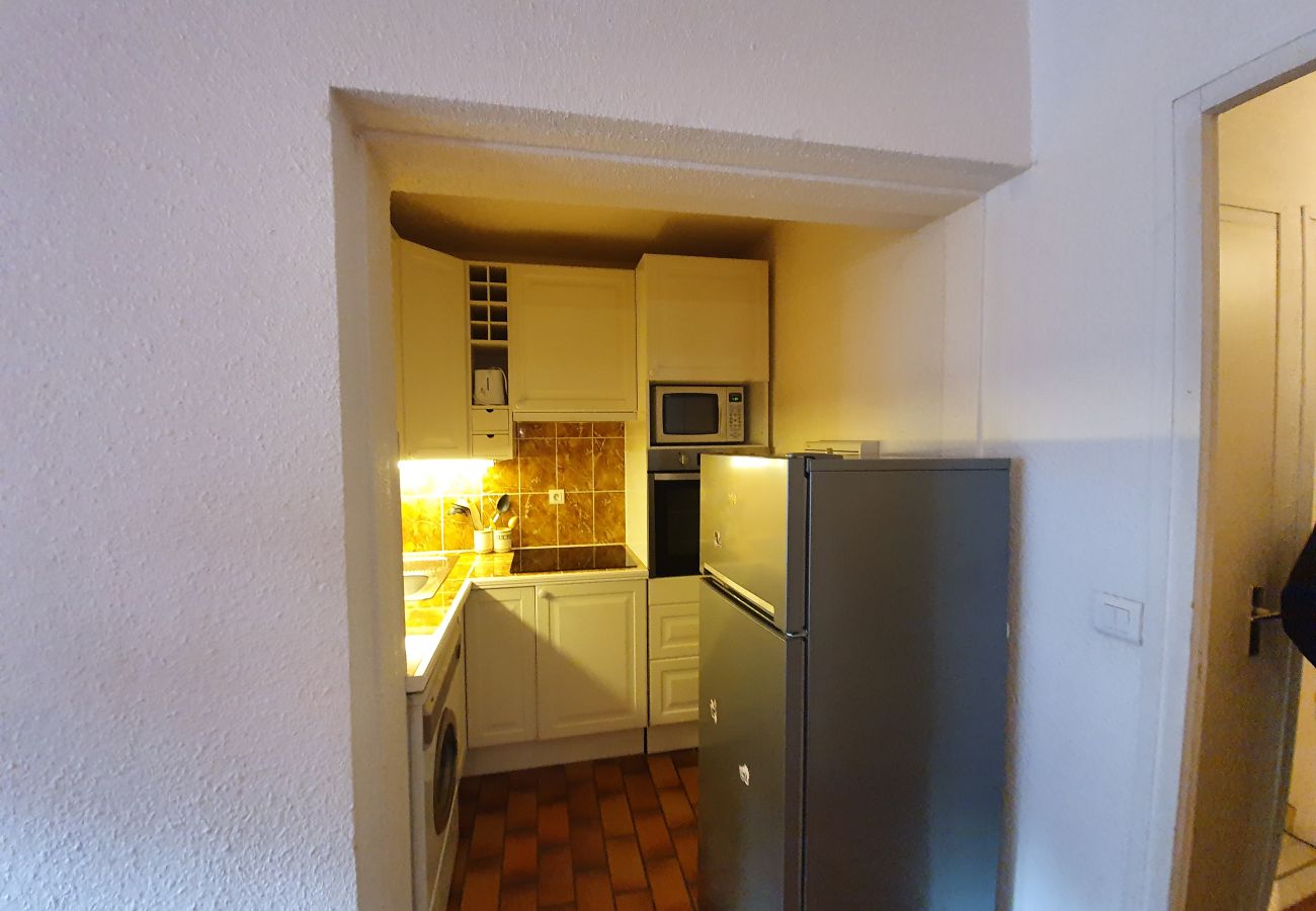Apartment in Briançon - Large studio + mountain corner at the foot of the slopes - 4 people