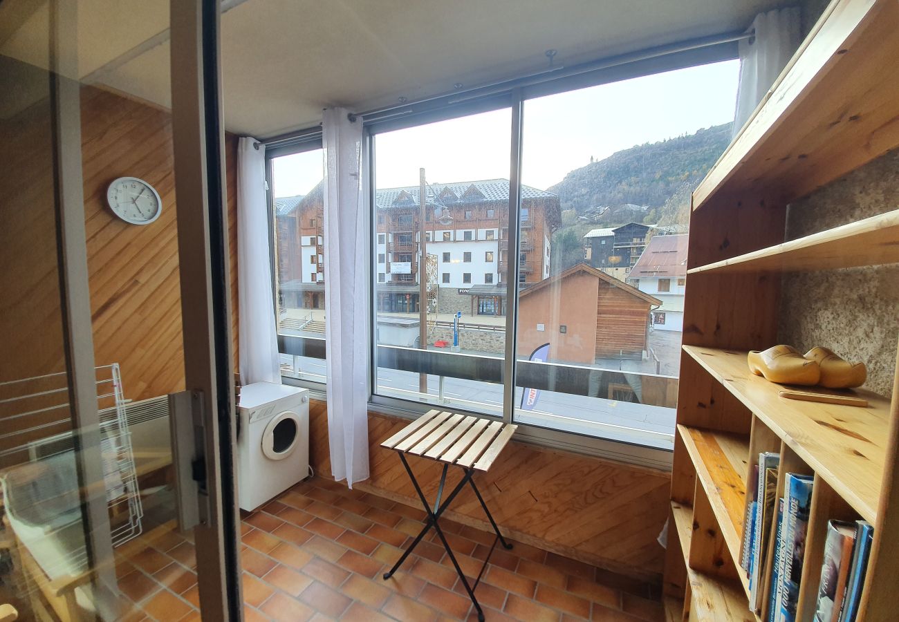 Apartment in Briançon - Large studio + mountain corner at the foot of the slopes - 4 people