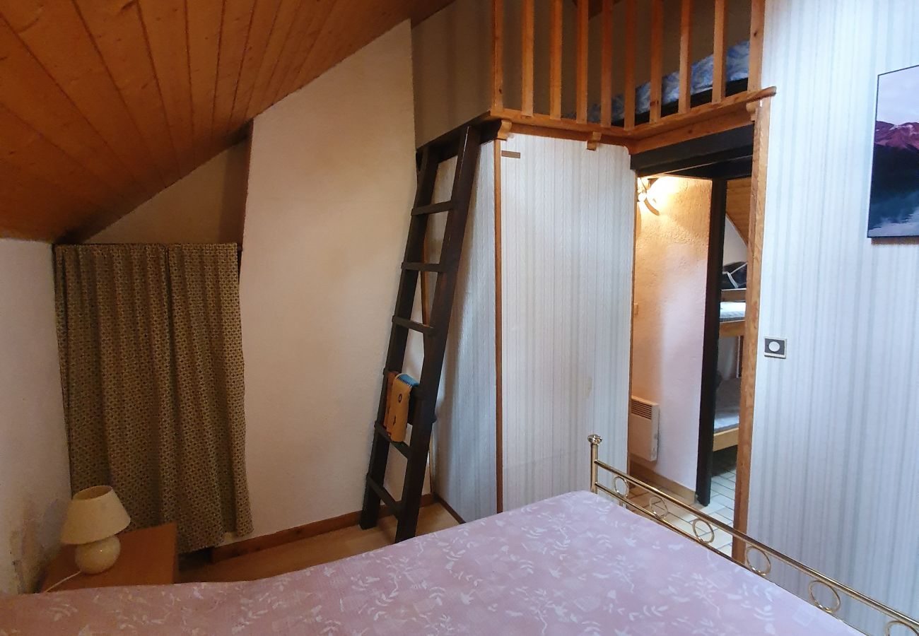 Apartment in Le Monêtier-les-Bains - 3 ROOMS 55 M² T2 CM SOUTH FACING FOR 6 PEOPLE