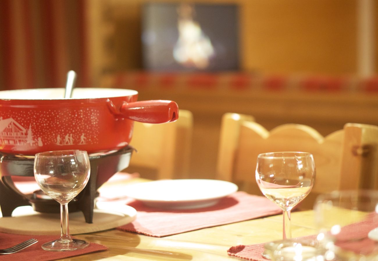 Apartment in Chantemerle - At the feet of ski slopes main flat 3 bedrooms for 6/8 persons
