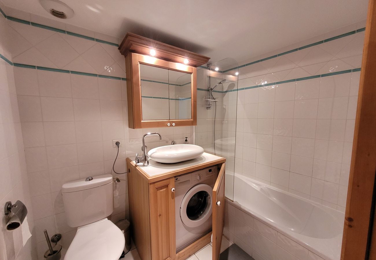 Apartment in Chantemerle - At the feet of ski slopes main flat 3 bedrooms for 6/8 persons