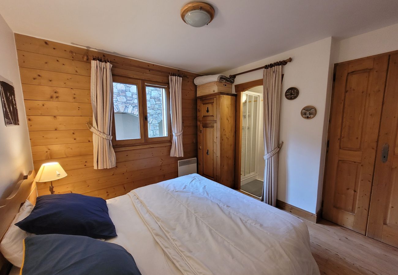 Apartment in Chantemerle - At the feet of ski slopes main flat 3 bedrooms for 6/8 persons