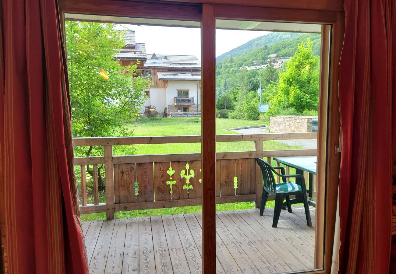 Apartment in Chantemerle - At the feet of ski slopes main flat 3 bedrooms for 6/8 persons