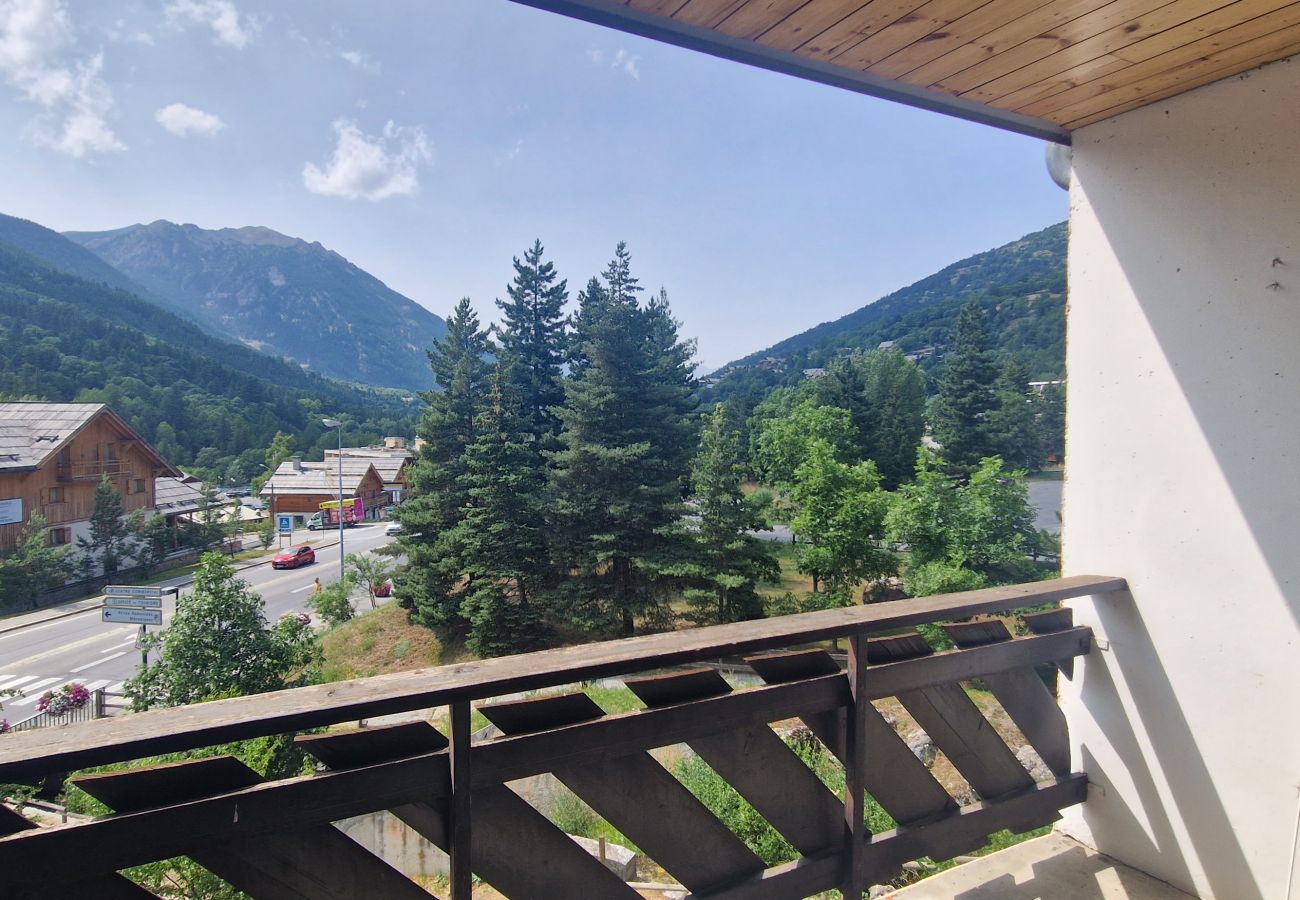Apartment in Chantemerle - T2 duplex + mountain corner at the foot of the slopes 6 people