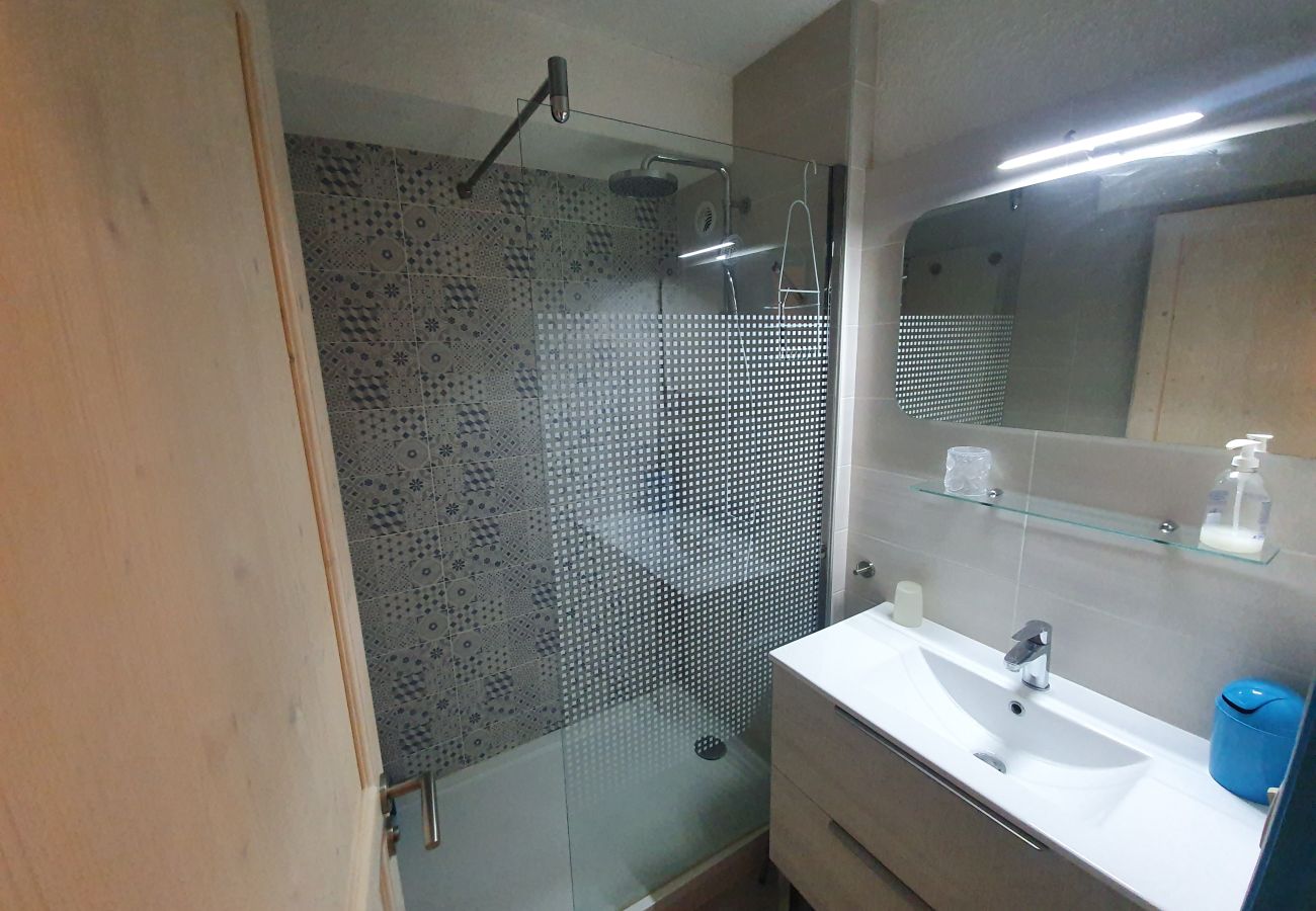 Apartment in Chantemerle - T2 duplex + mountain corner at the foot of the slopes 6 people