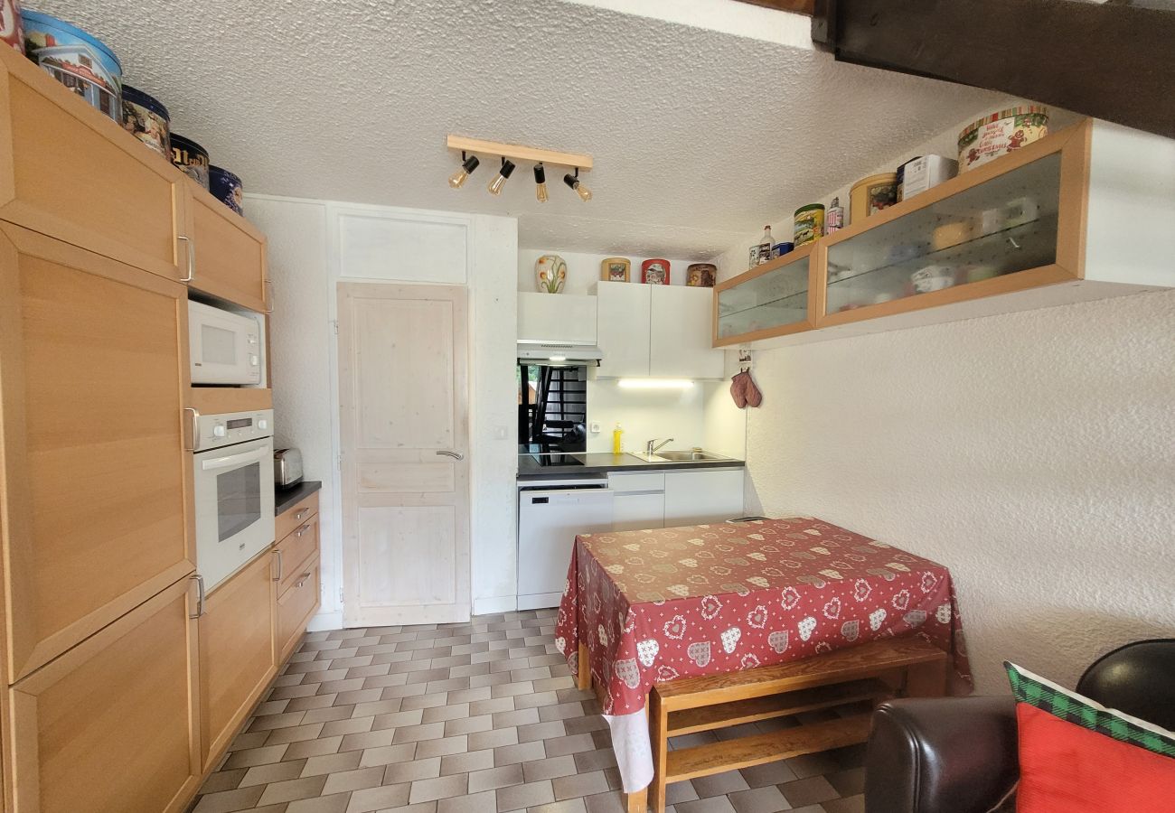 Apartment in Chantemerle - T2 duplex + mountain corner at the foot of the slopes 6 people
