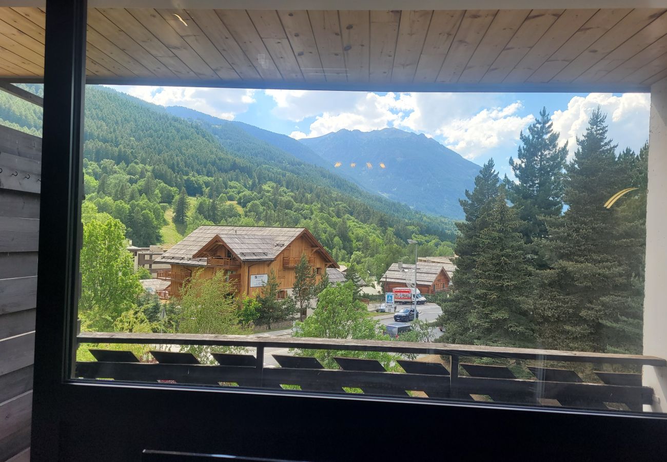 Apartment in Chantemerle - T2 duplex + mountain corner at the foot of the slopes 6 people