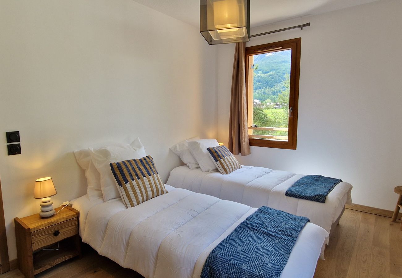 Apartment in Le Monêtier-les-Bains - New T3 for 4 people