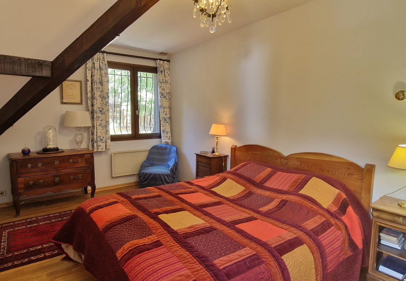 House in Saint-Chaffrey - charming family house, for 8 people. Chantemerle