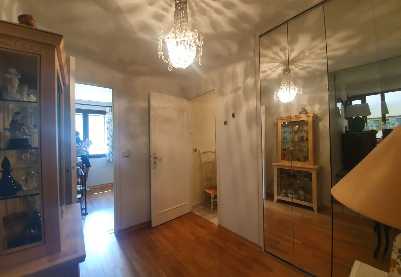 House in Saint-Chaffrey - charming family house, for 8 people. Chantemerle