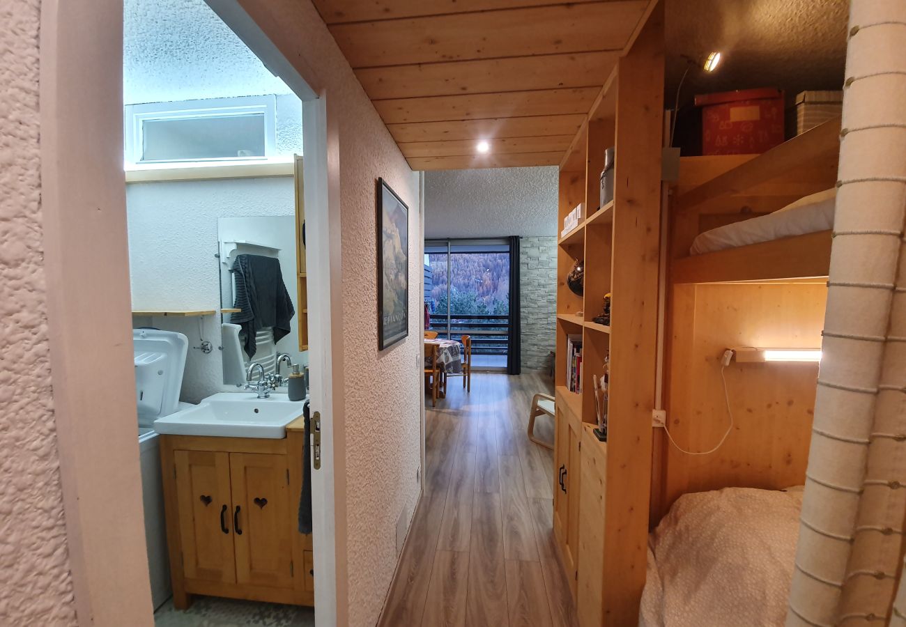 Apartment in Saint-Chaffrey - Studio + Mountain area 4-5 people