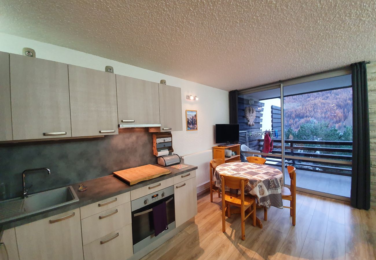 Apartment in Saint-Chaffrey - Studio + Mountain area 4-5 people