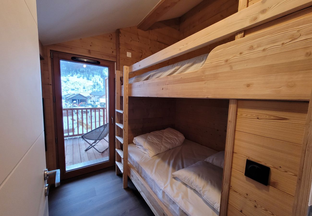 Apartment in Le Monêtier-les-Bains - Beautiful new T3 1km from the slopes