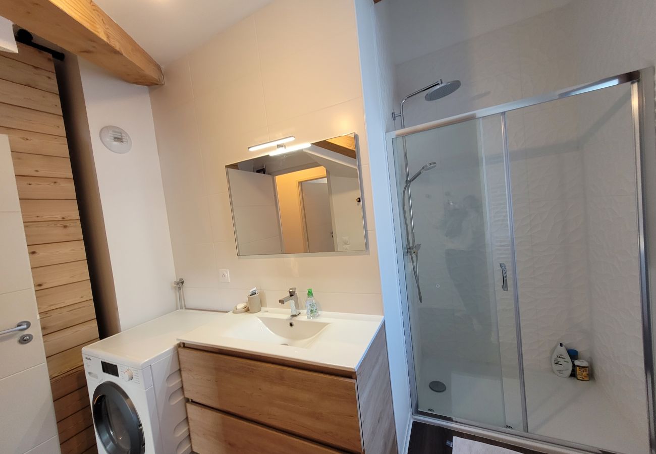 Apartment in Le Monêtier-les-Bains - Beautiful new T3 1km from the slopes