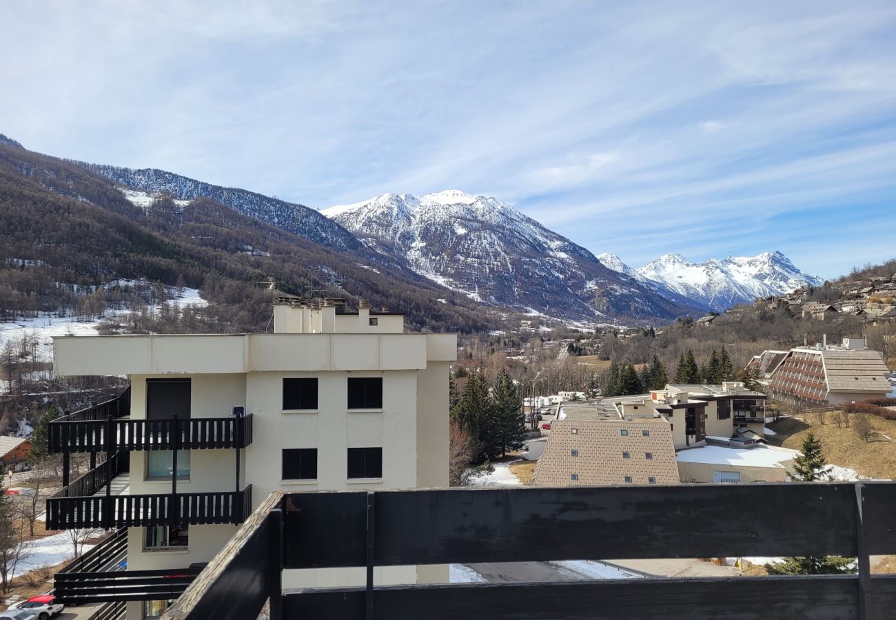 Apartment in Chantemerle - T3 close to slopes for 6 people