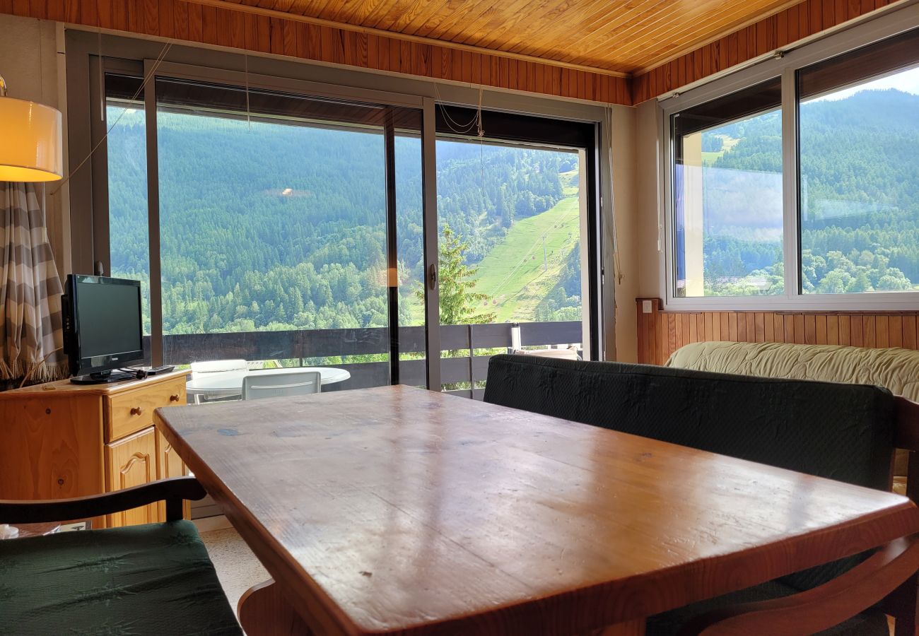 Apartment in Chantemerle - T3 close to slopes for 6 people