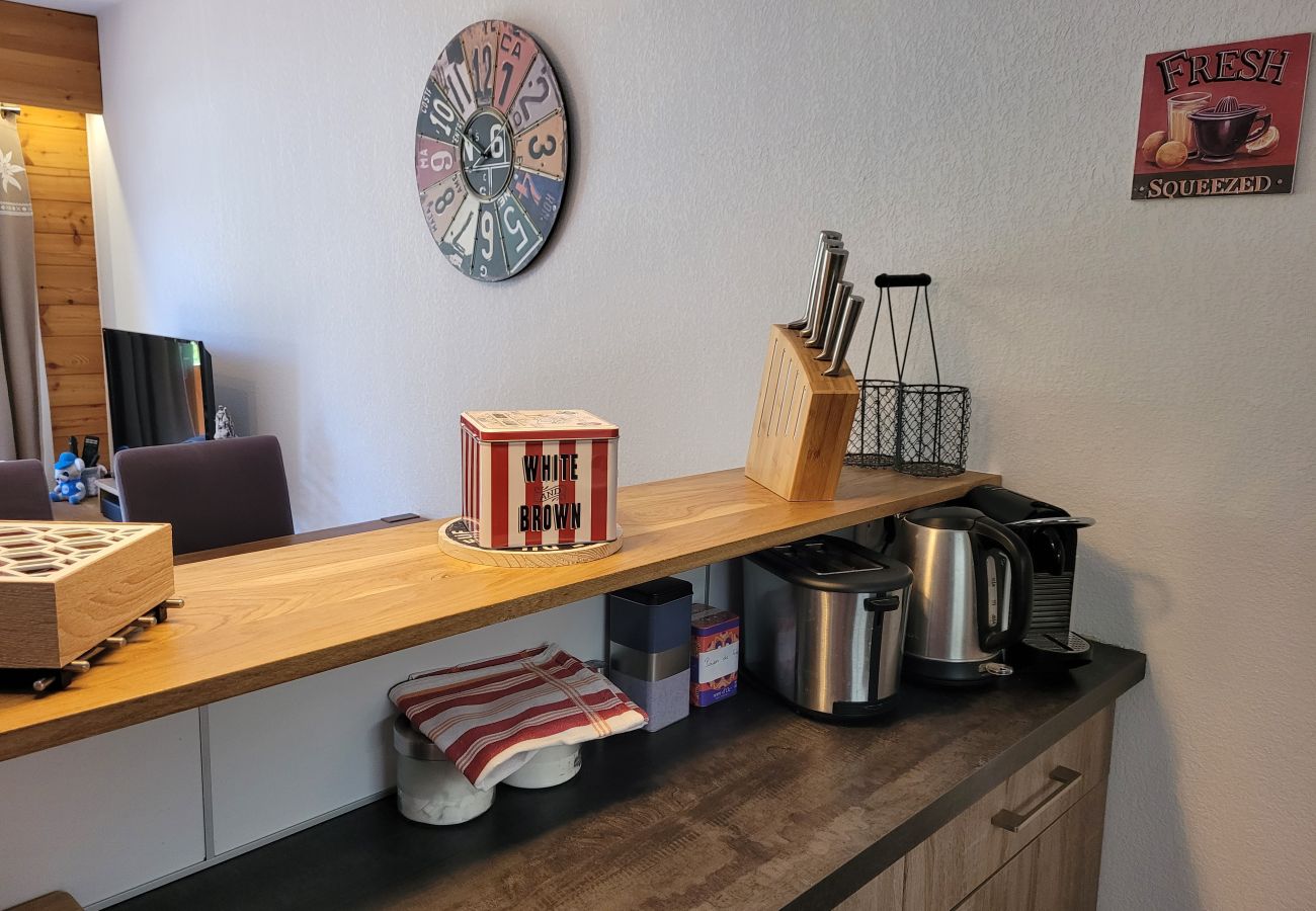 Apartment in Chantemerle - Nice flat exposed south for 4-6 people