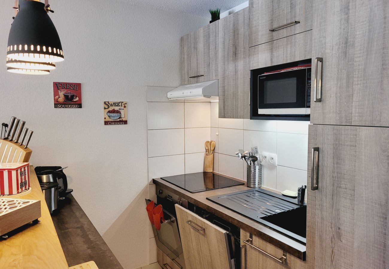 Apartment in Chantemerle - Nice flat exposed south for 4-6 people