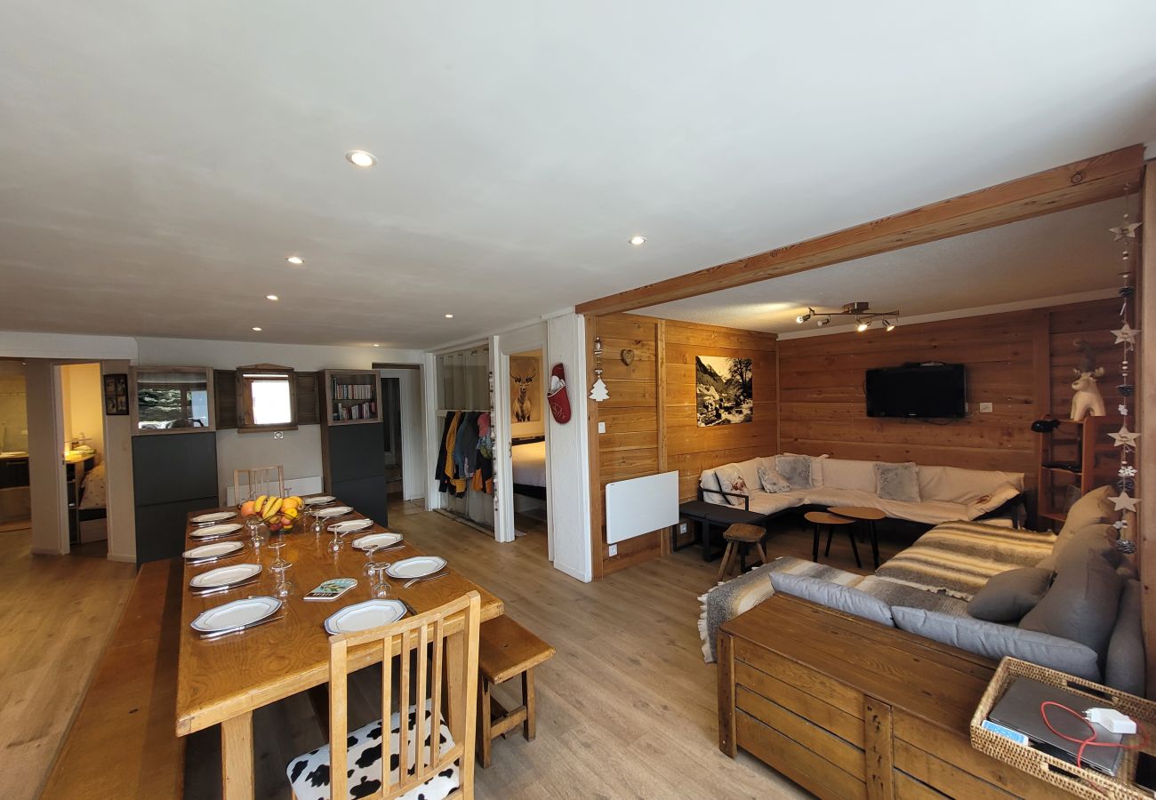 Apartment in La Salle-les-Alpes - T5 -10 people - at the foot of the slopes