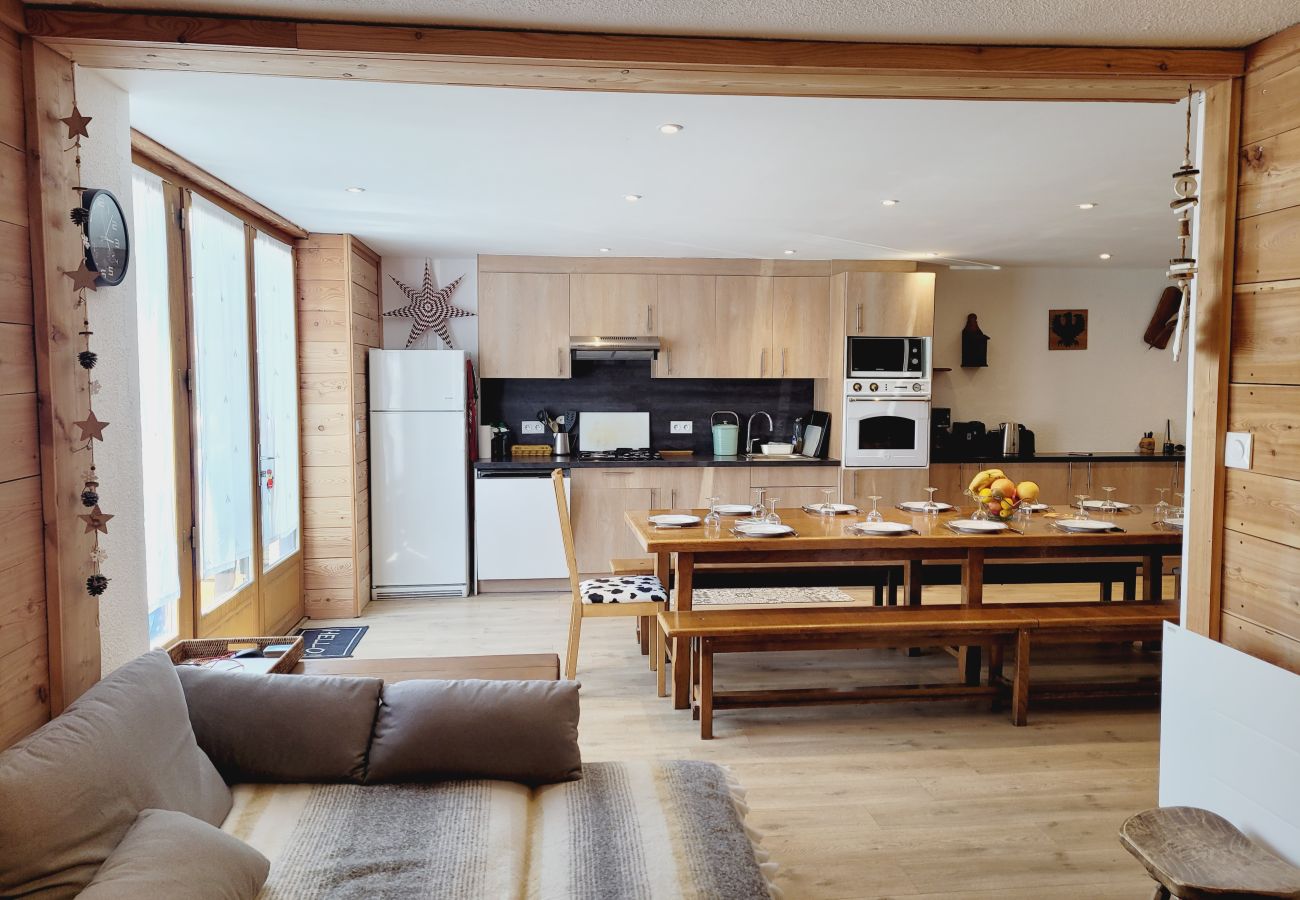 Apartment in La Salle-les-Alpes - T5 -10 people - at the foot of the slopes
