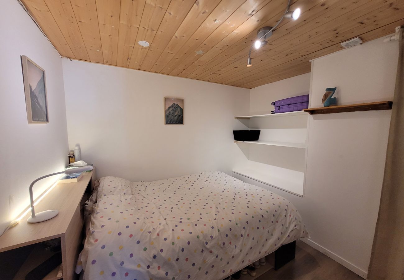 Apartment in La Salle-les-Alpes - T5 -10 people - at the foot of the slopes