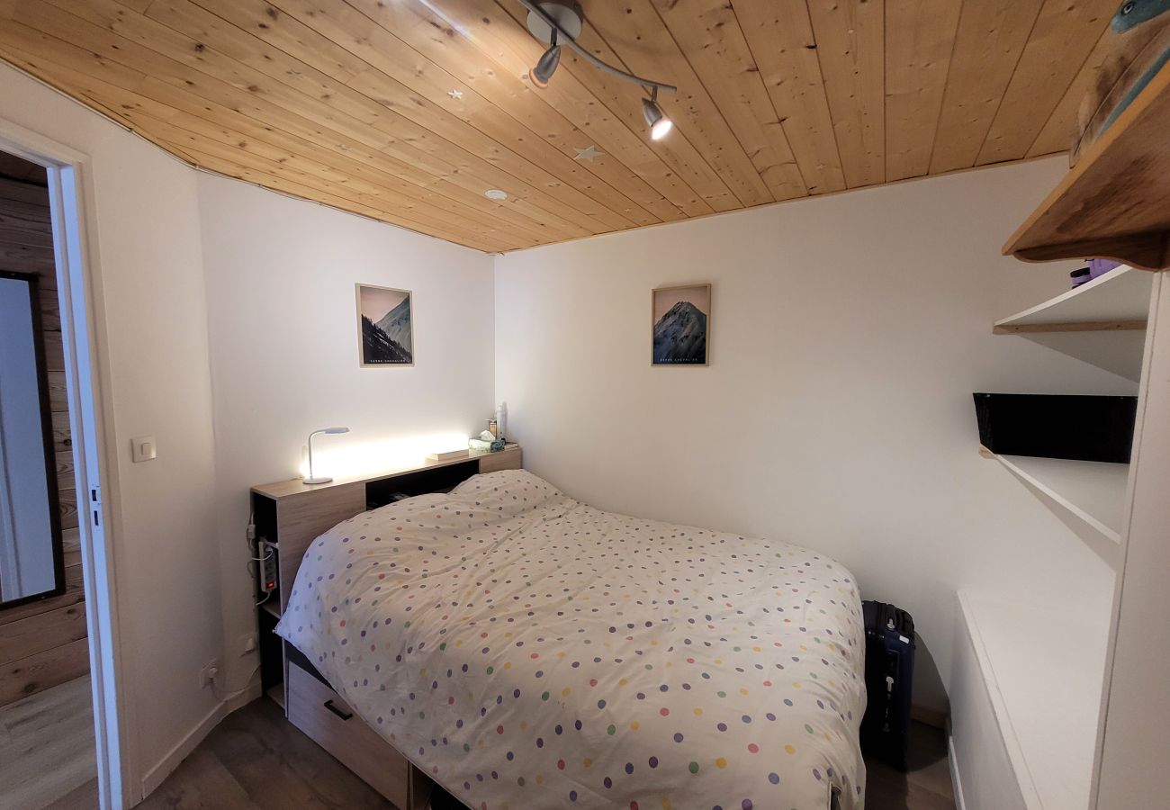 Apartment in La Salle-les-Alpes - T5 -10 people - at the foot of the slopes