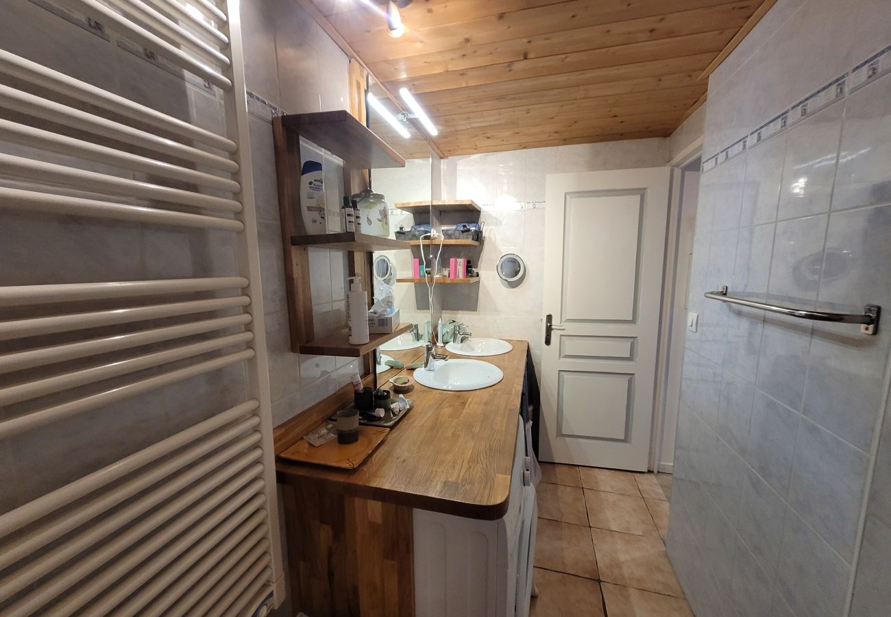 Apartment in La Salle-les-Alpes - T5 -10 people - at the foot of the slopes