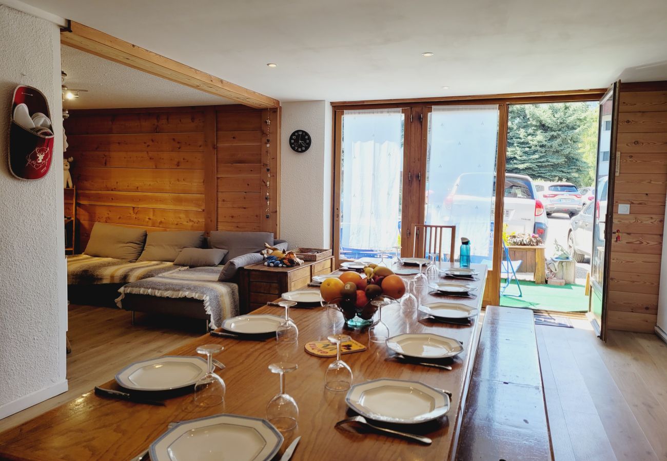 Apartment in La Salle-les-Alpes - T5 -10 people - at the foot of the slopes