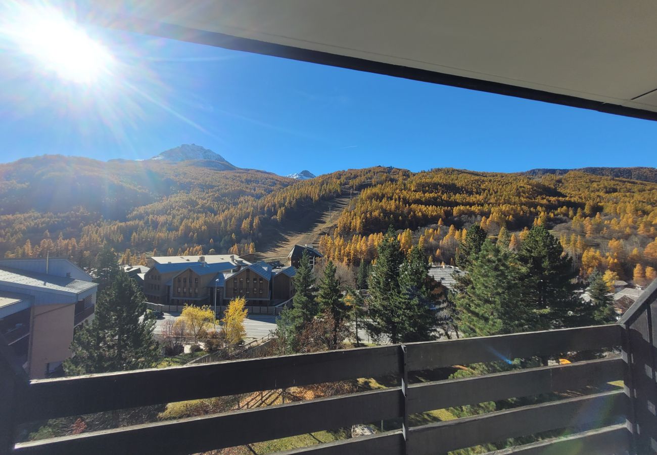 Apartment in Chantemerle - Studio with sleeping nook - near the slopes, for 4 people