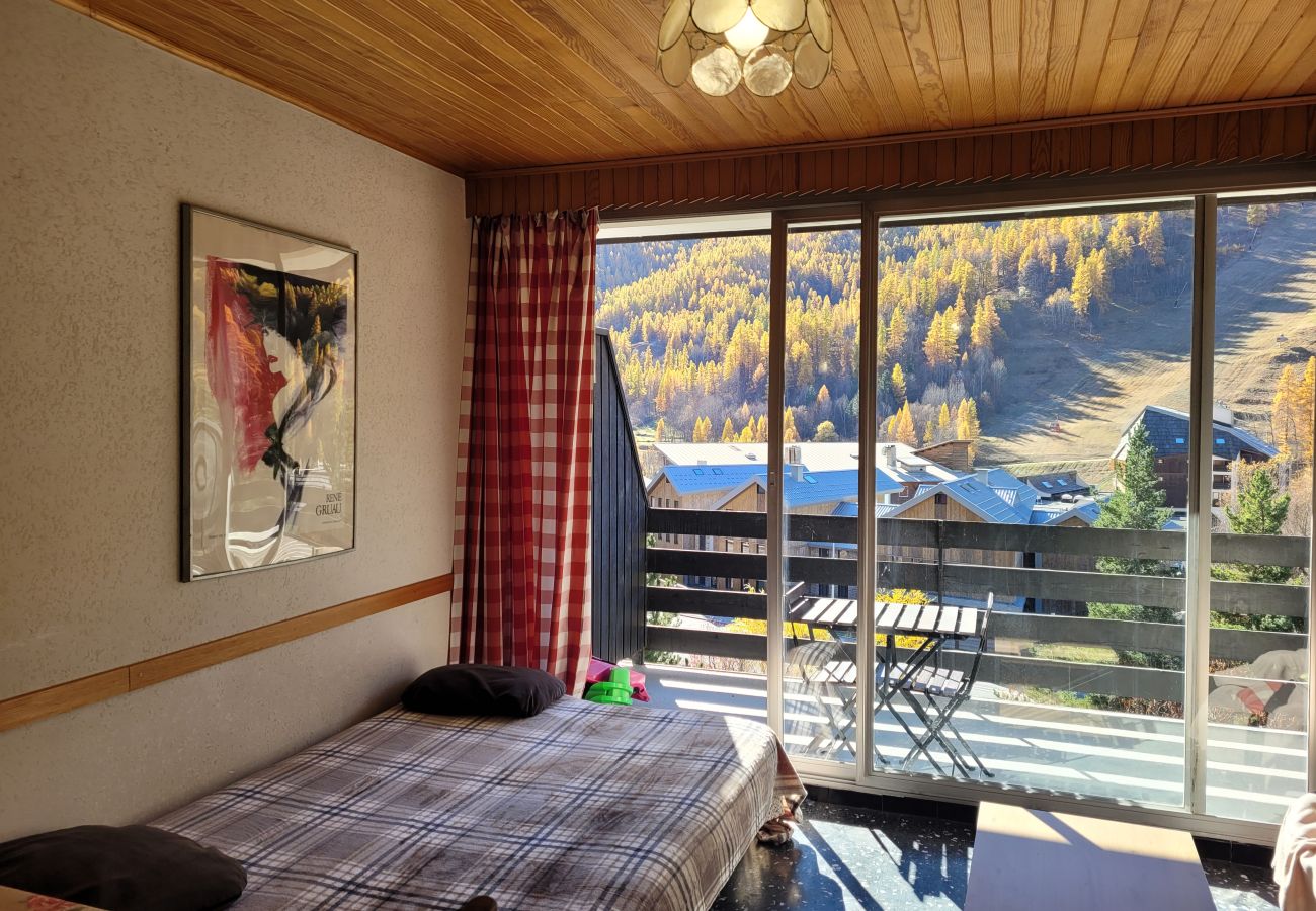 Apartment in Chantemerle - Studio with sleeping nook - near the slopes, for 4 people