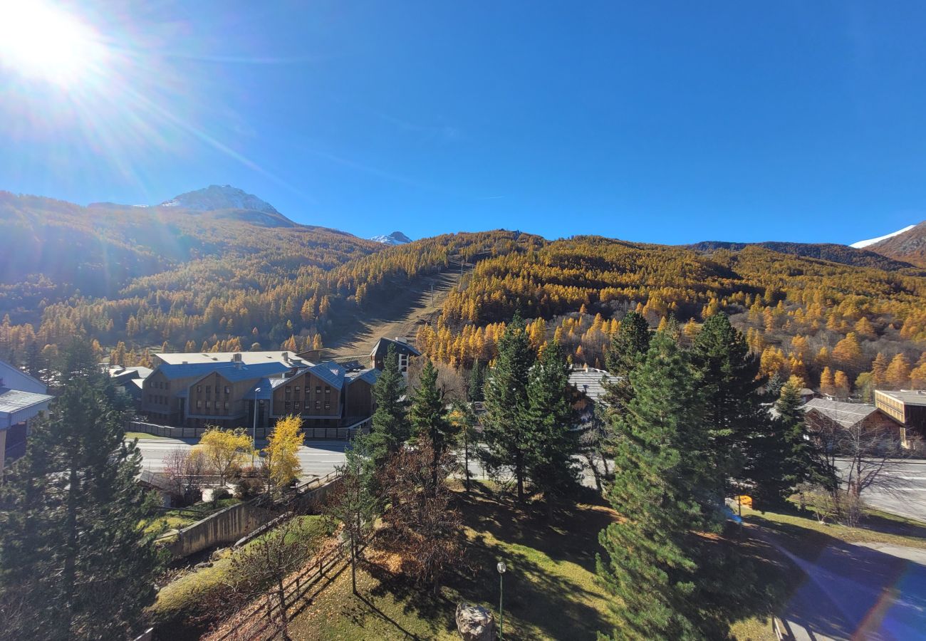 Apartment in Chantemerle - Studio with sleeping nook - near the slopes, for 4 people