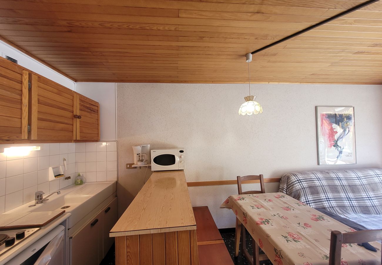Apartment in Chantemerle - Studio with sleeping nook - near the slopes, for 4 people