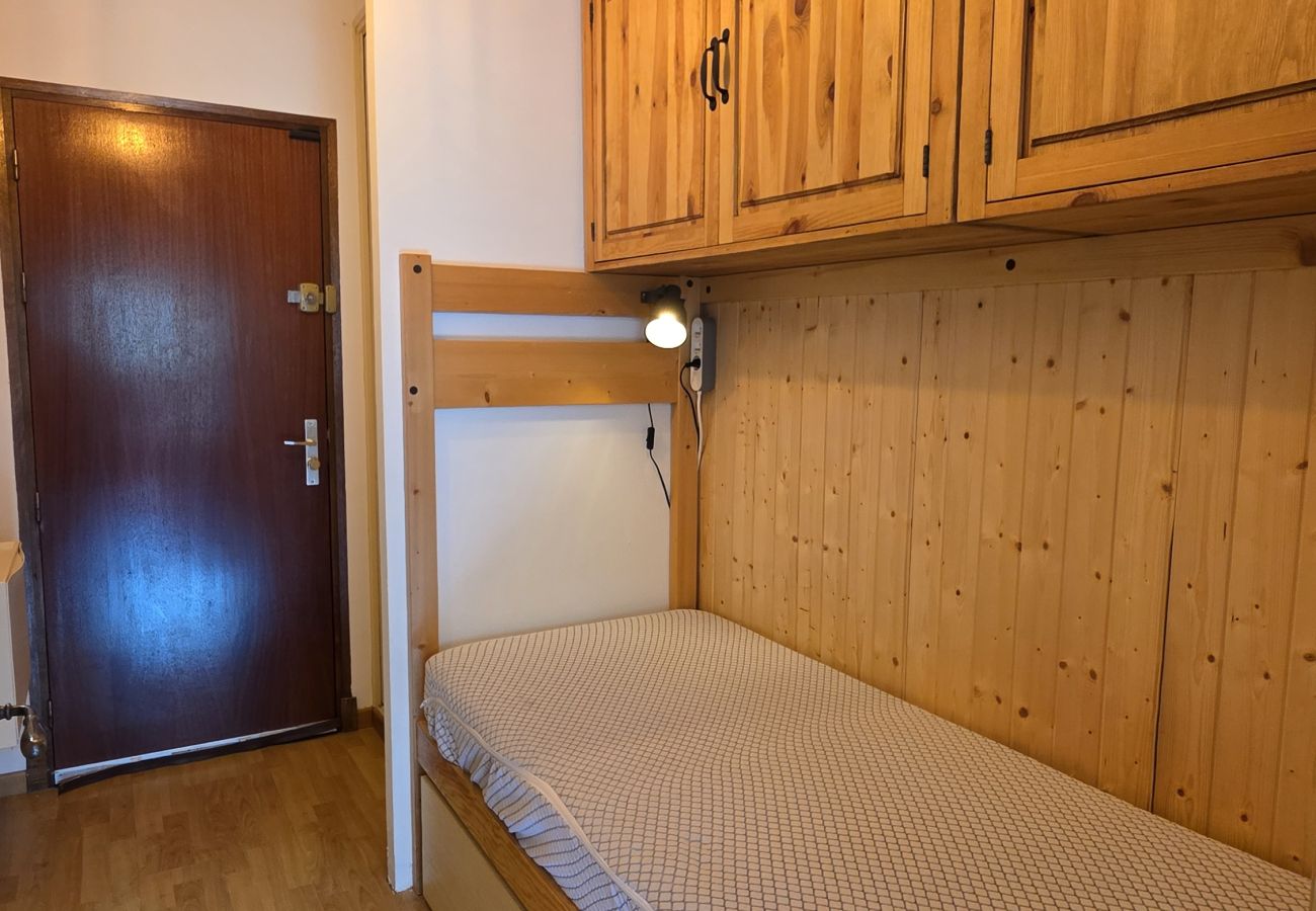 Apartment in Briançon - Poetic escape from Briançon's peaks - 2-3 people