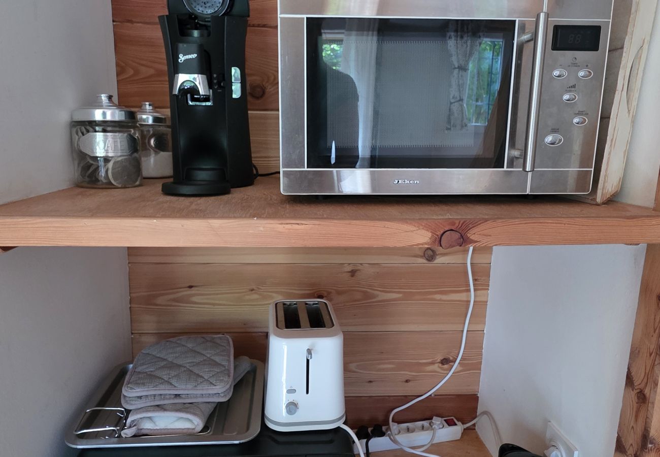 Apartment in Briançon - Subplex studio on the garden level 2-3 persons