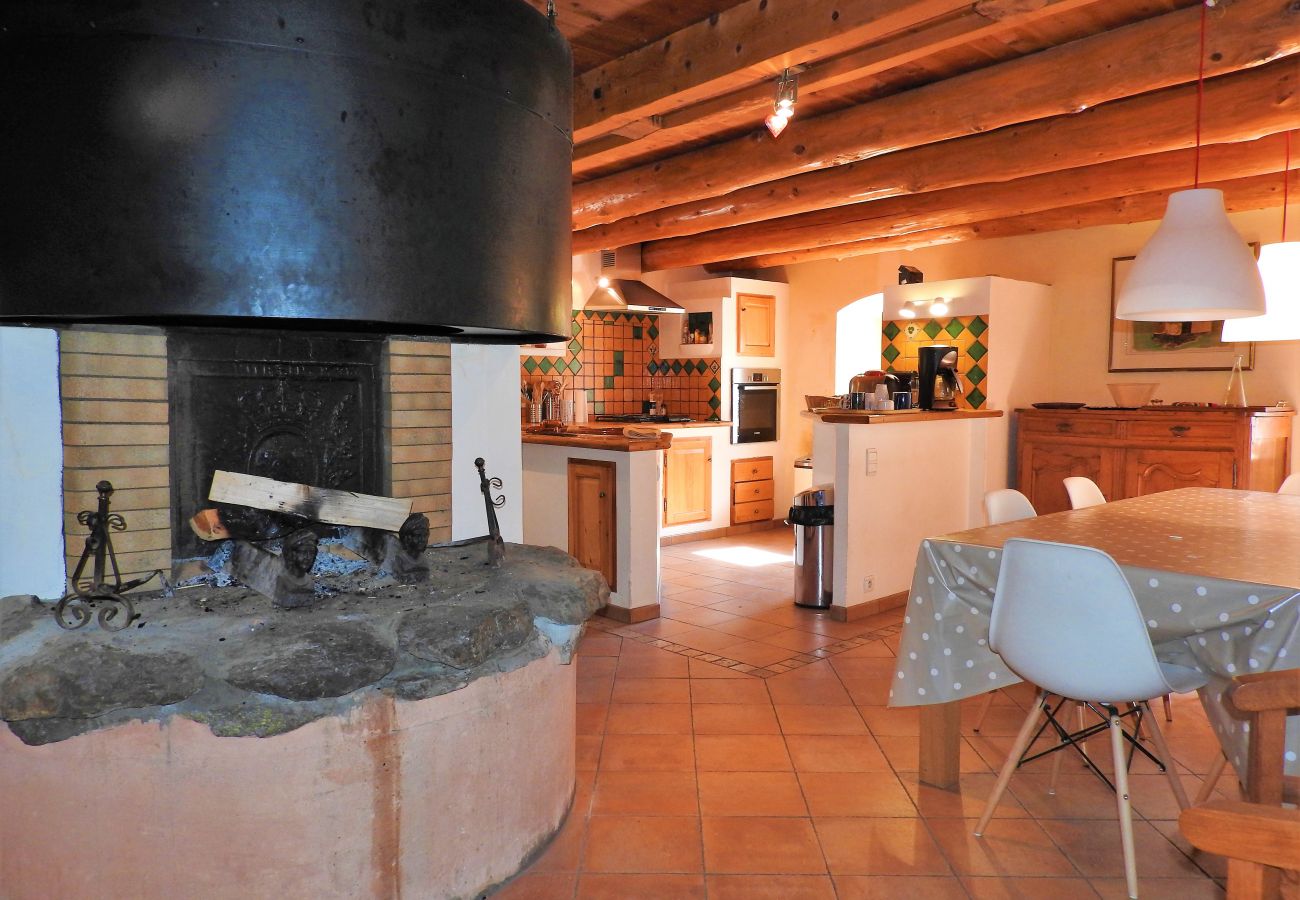 Maison à Val-des-Prés - BELLE MAISON DE VILLAGE - 10 PERSONNES