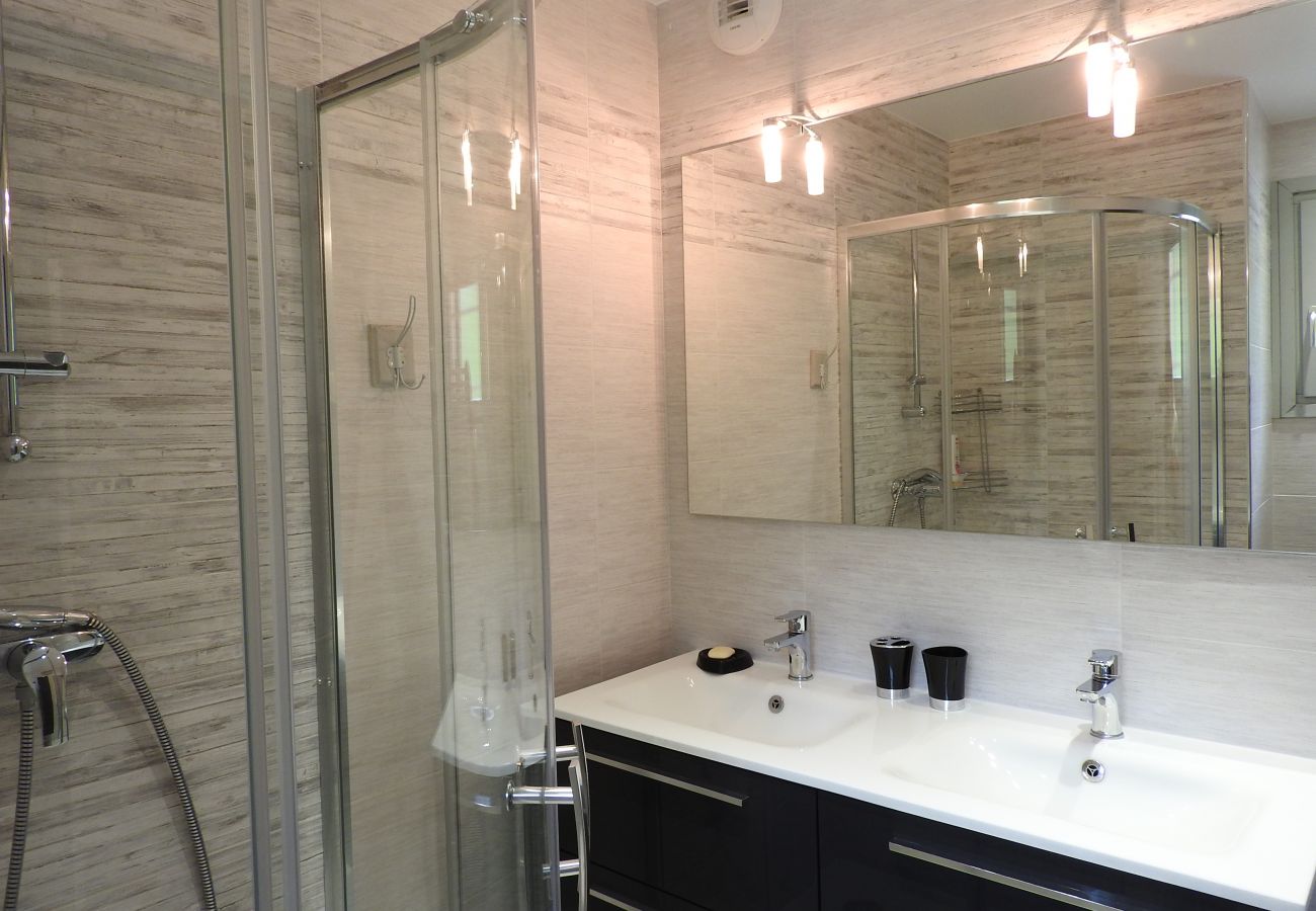 Appartement à Saint-Chaffrey - T3 -6 PERS 100M PISTES