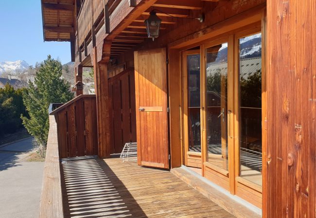 Chalet à Saint-Chaffrey - CHALET CONFORTABLE POUR 8 PERSONNES Chalet à Saint-Chaffrey - CHALET CONFORTABLE POUR 8 PERSONNES