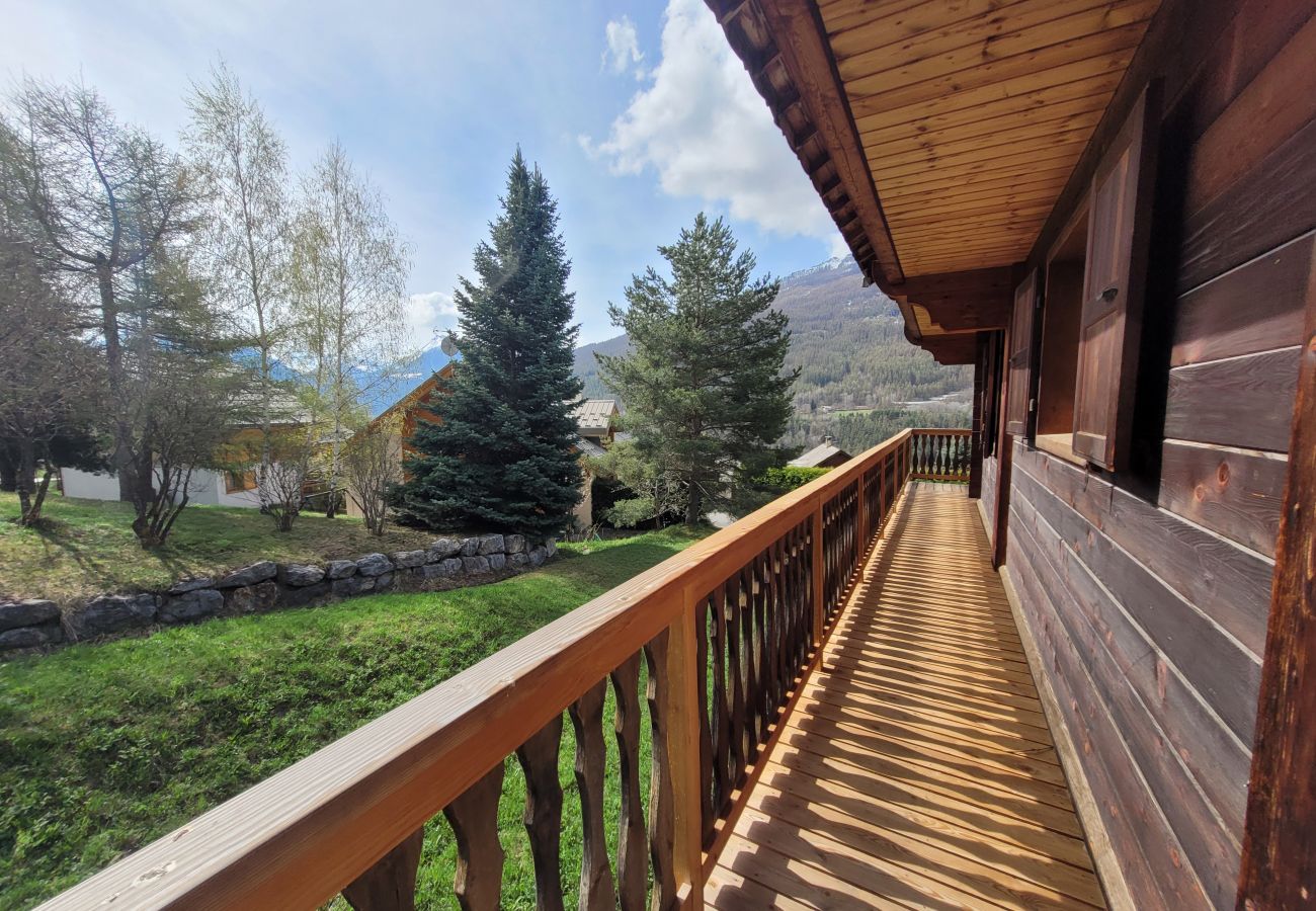Chalet à Saint-Chaffrey - CHALET CONFORTABLE POUR 8 PERSONNES