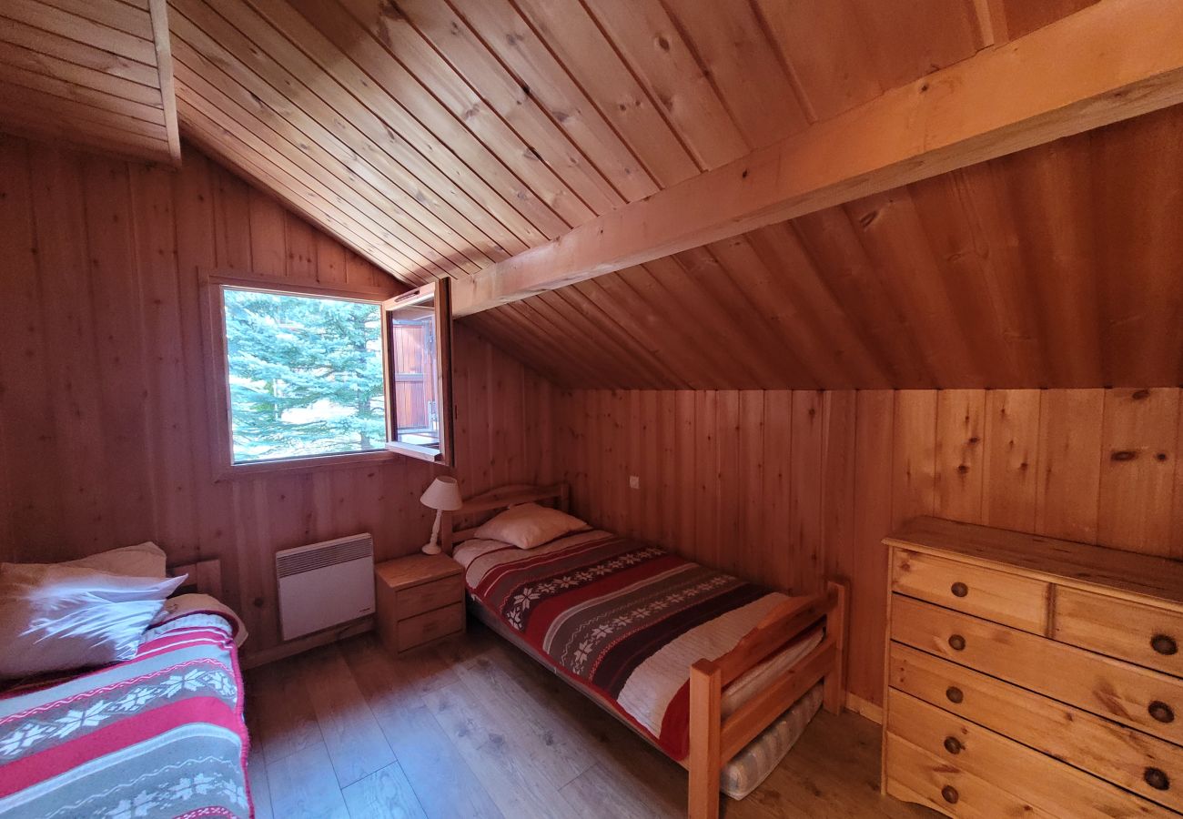 Chalet à Saint-Chaffrey - CHALET CONFORTABLE POUR 8 PERSONNES