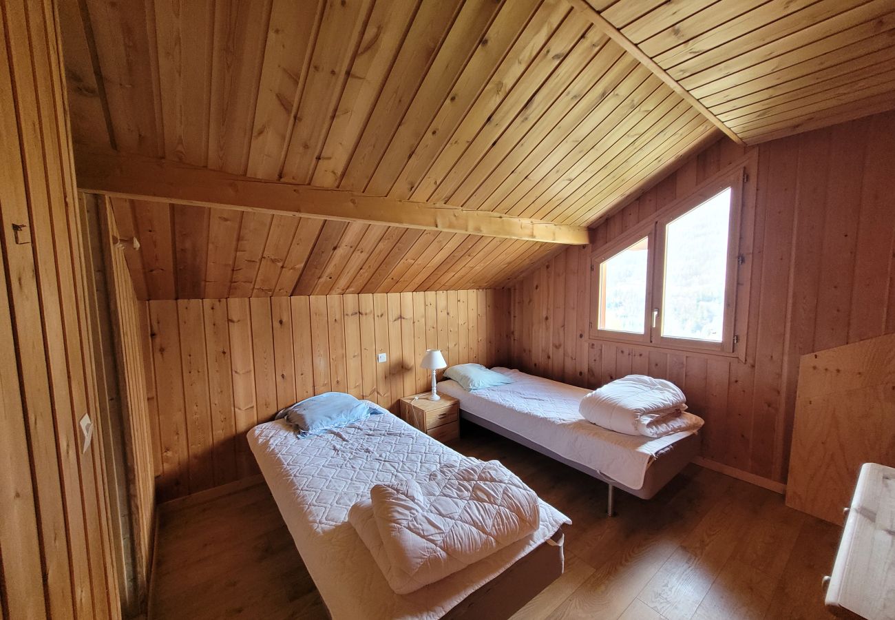 Chalet à Saint-Chaffrey - CHALET CONFORTABLE POUR 8 PERSONNES