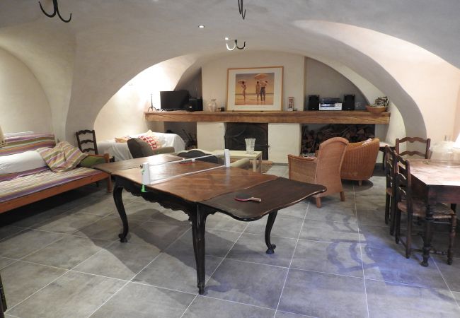 Maison mitoyenne à Chantemerle - A DEUX PAS DES PISTES-MAISON  12 PERSONNES  Maison mitoyenne à Chantemerle - A DEUX PAS DES PISTES-MAISON  12 PERSONNES